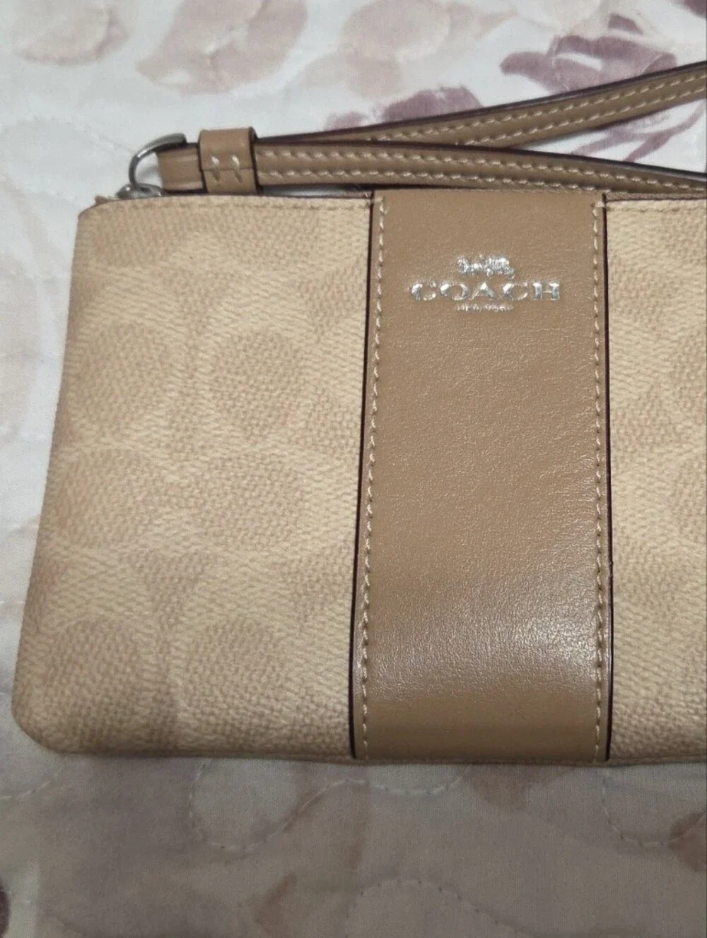 NWT Coach Beige/Tan Signature Wristlet Clutch